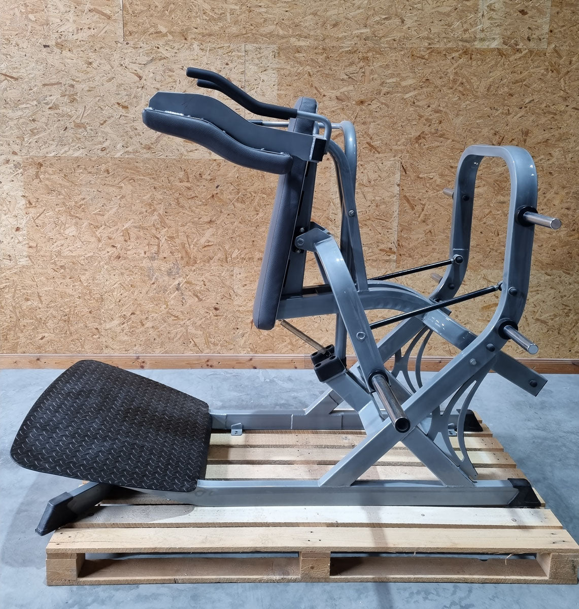 Plate loaded set, 11 strength machines, Hammer Strength replica, used - tested condition