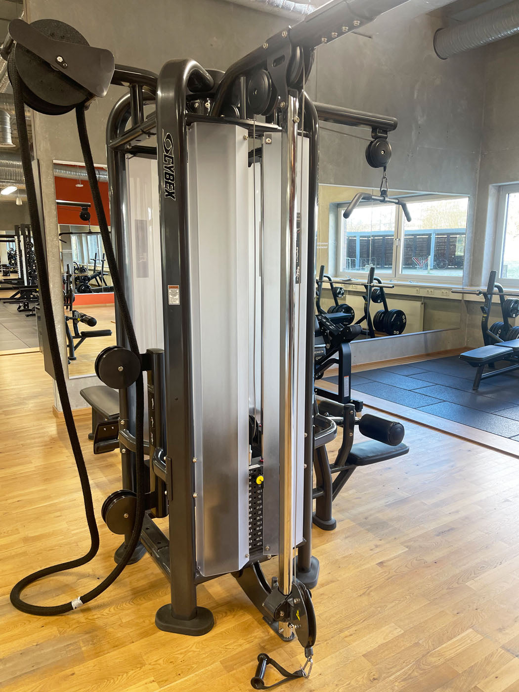 Cybex 8 Stationenturm PWR Play, 8 Stack Multi Station, baugleich Life Fitness MJ Tower, große Gewichtsblöcke, Rahmenfarbe Anthrazit, gebraucht - überholter Zustand