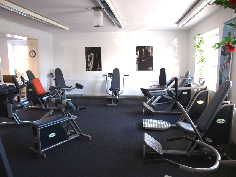 Calory Coach (SDH) circuit, 10 strength machines with display, resistances 1-8, silver, used - refurbished condition