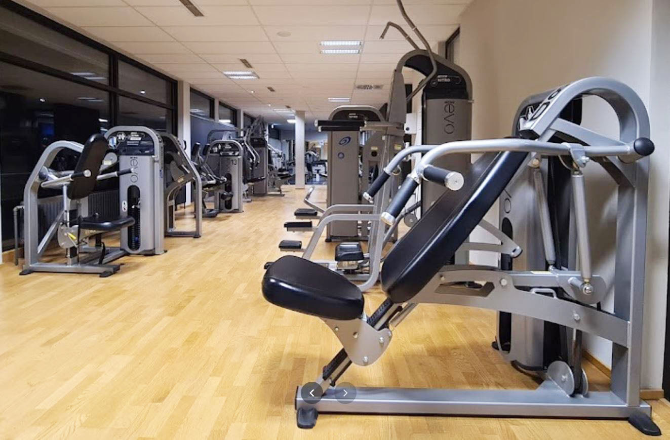 Nautilus Nitro Evo Kraftgeräte Set- 27 Fitnessgeräte und 5 Bänke im Set - gebraucht - TOP Zustand
