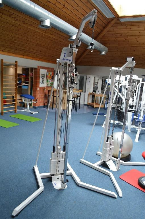 Kaphingst Explosionszug / Seilzug, höhenverstellbar, freistehend, mit Latzuggalgen, weiß, 65kg, gebraucht