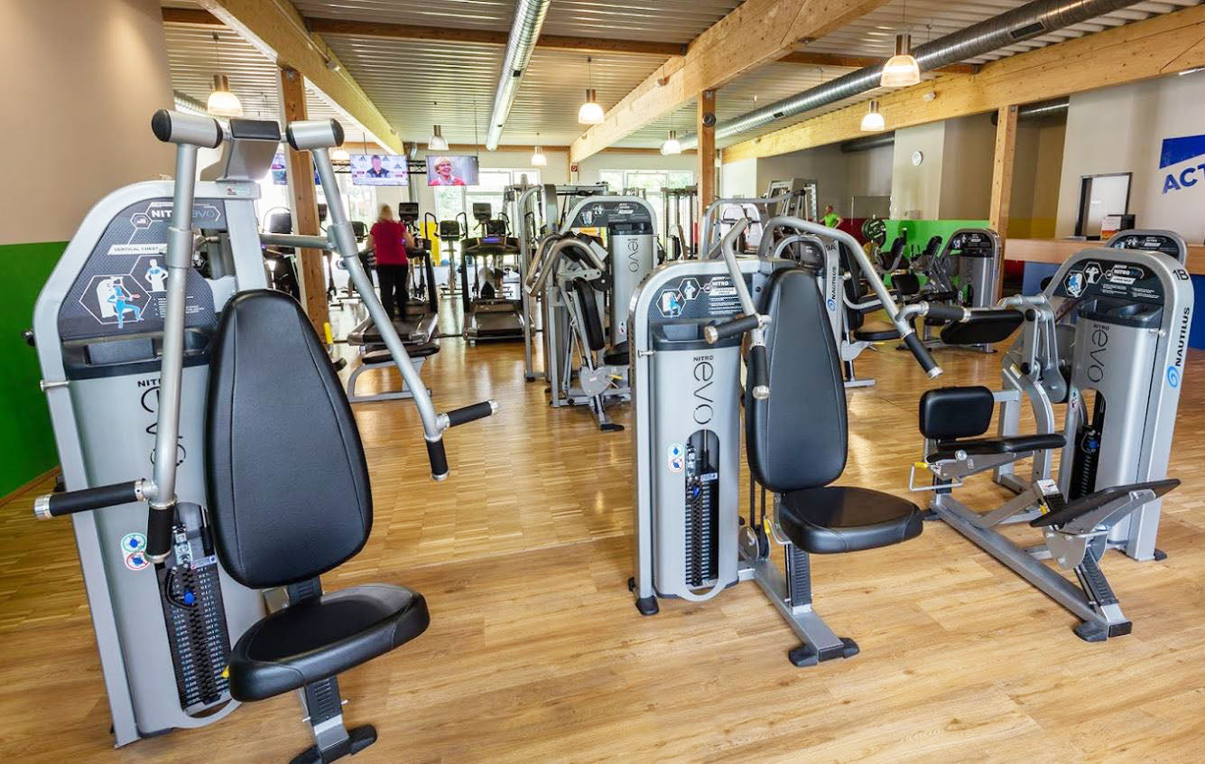 Nautilus Nitro Evo Kraftgeräte Set- 27 Fitnessgeräte und 5 Bänke im Set - gebraucht - TOP Zustand