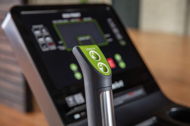 Sportsart Elliptical, elliptical trainer G874