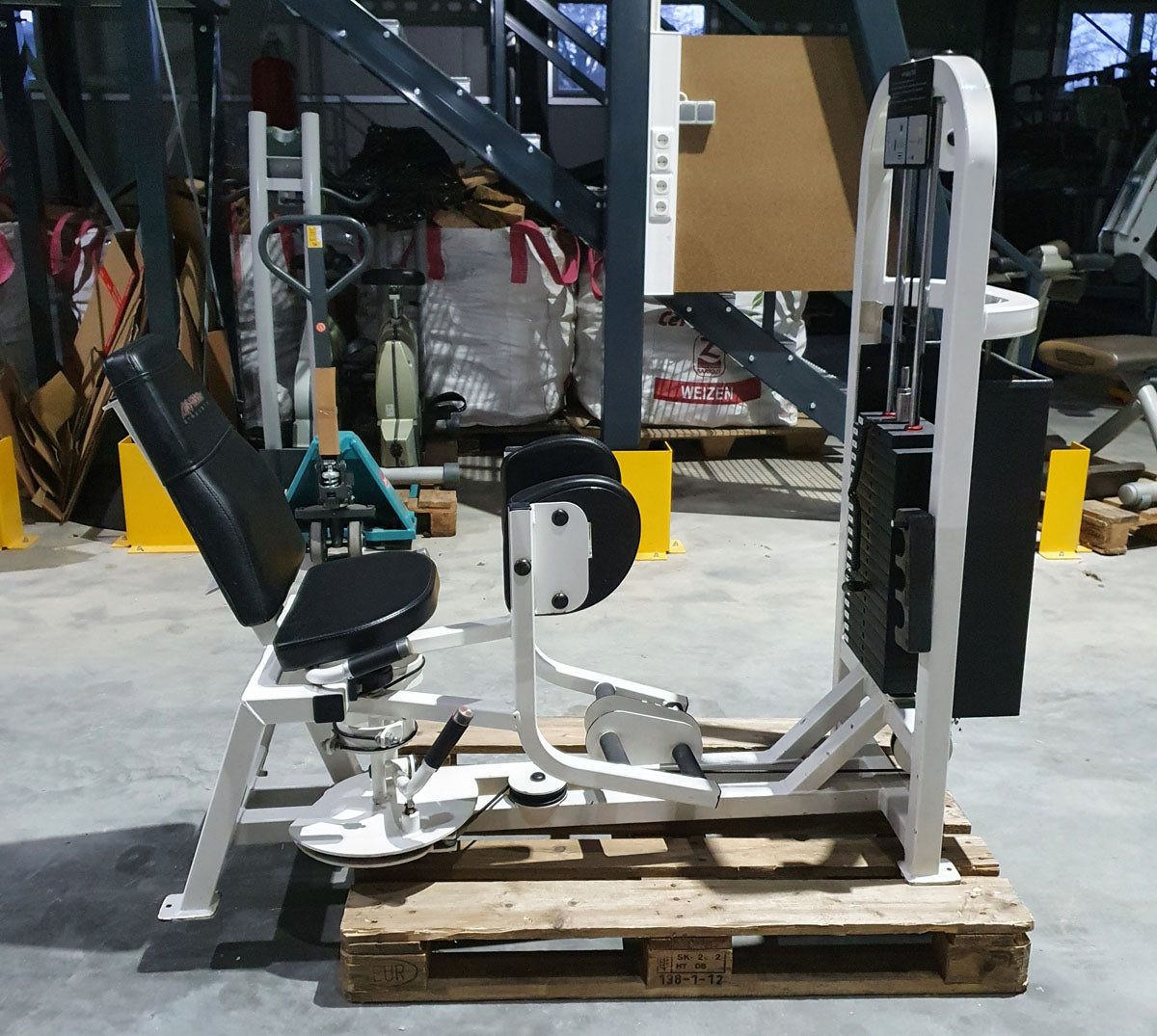 Life Fitness Adductors - Abductor machines, Hip Abductor and Adductor, 2 machines in a set, frame white, upholstery black, used - refurbished condition
