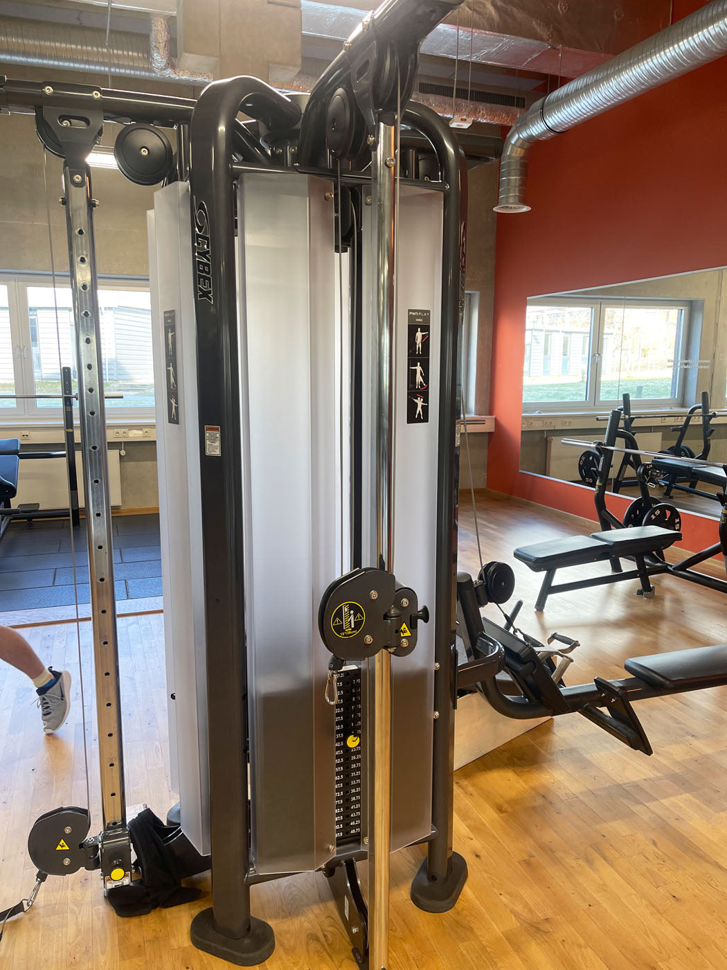 Cybex 8 Stationenturm PWR Play, 8 Stack Multi Station, baugleich Life Fitness MJ Tower, große Gewichtsblöcke, Rahmenfarbe Anthrazit, gebraucht - überholter Zustand