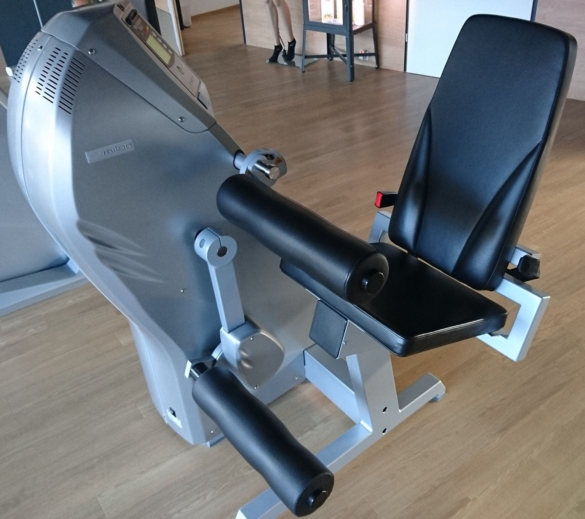 Milon strength-endurance circuit from 2014, youngtimer, aluminum look, 12 circuit devices, built end of 2013 - delivered 2014 - overhauled and as good as new condition