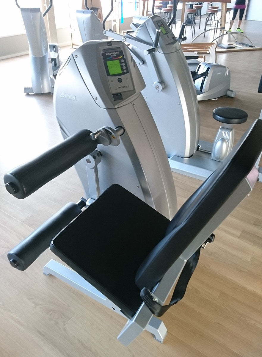 Milon strength-endurance circuit from 2014, youngtimer, aluminum look, 12 circuit devices, built end of 2013 - delivered 2014 - overhauled and as good as new condition
