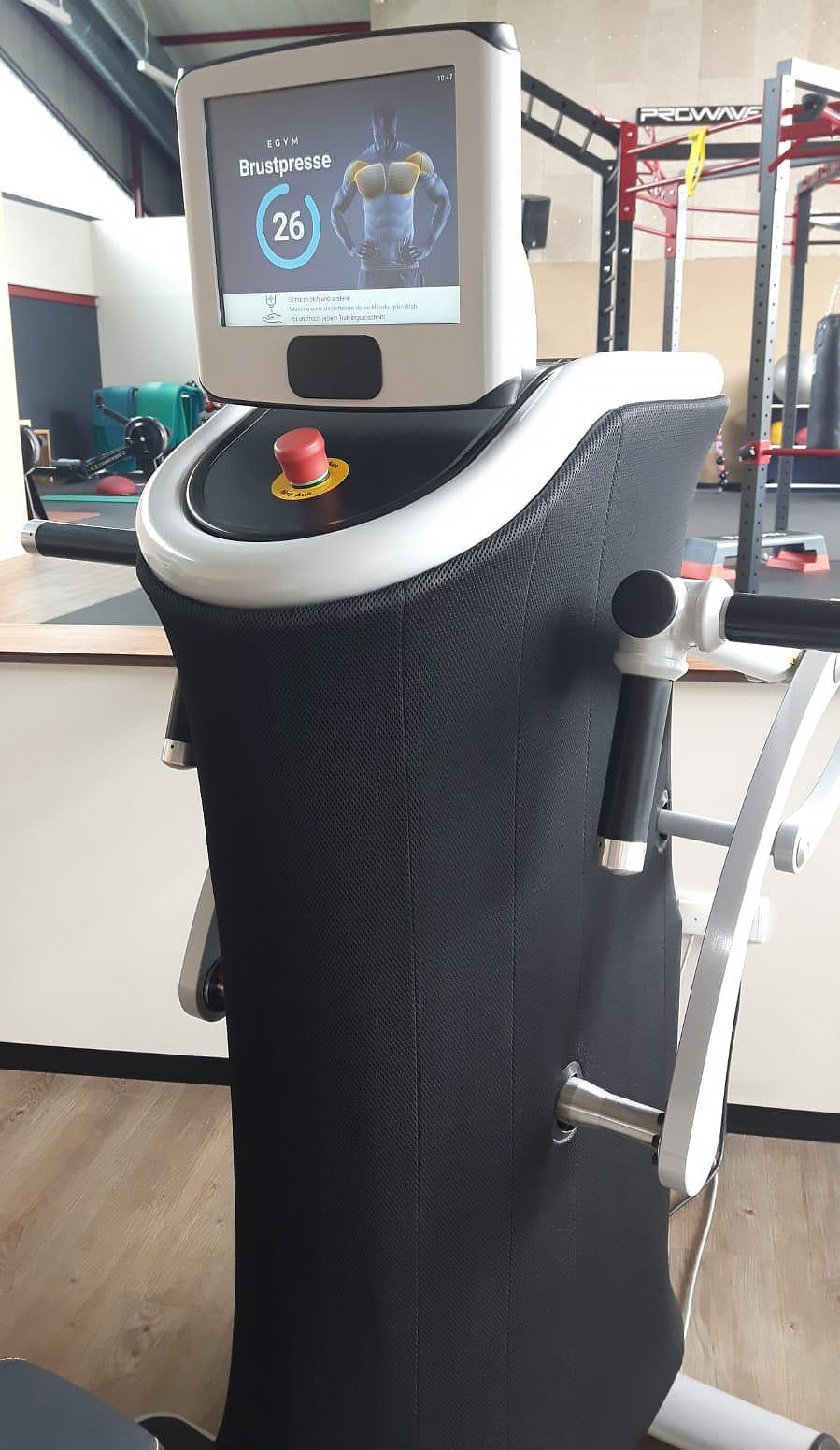 eGym strength circuit, 7 machines, including software and app, built in 2016, used but in mint condition - very good condition