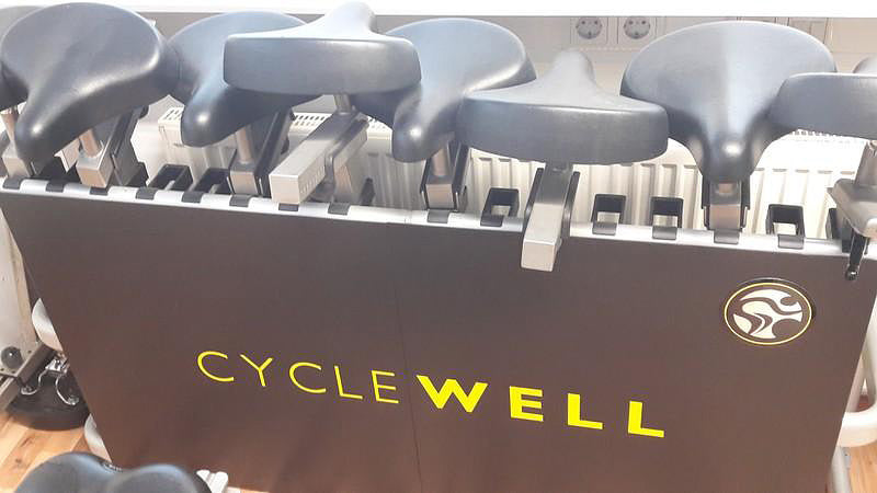 Tomahawk S-Serie Indoor Cycling, 22 Stück, mit großem Cycle Well Paket, Sonderfarbe, gebraucht - überholter Zustand