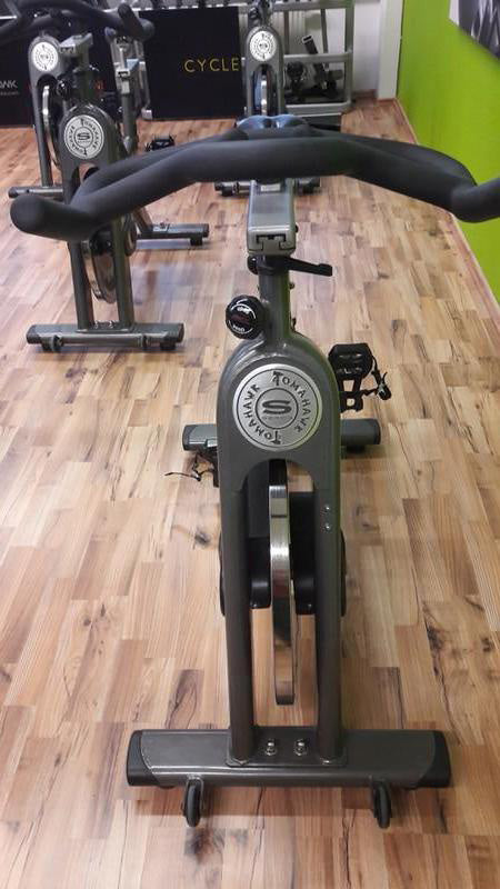 Tomahawk S-Serie Indoor Cycling, 22 Stück, mit großem Cycle Well Paket, Sonderfarbe, gebraucht - überholter Zustand