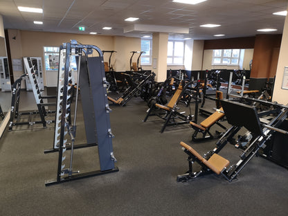 Life Fitness &amp; Hammer Strength - 93 fitness machines - strength training equipment, cardio equipment, plate-loaded equipment, benches, etc. - complete gym - used - TOP condition