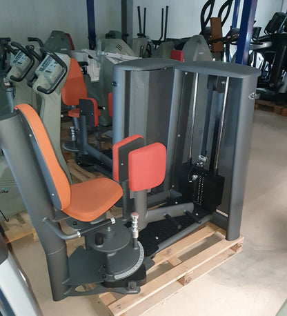 Gym80 Sygnum individual devices e.g. cable pull, leg extension, lat pull, chest press, gluteus, cable pull, press bench, benches adjustable basic, back extension etc., used
