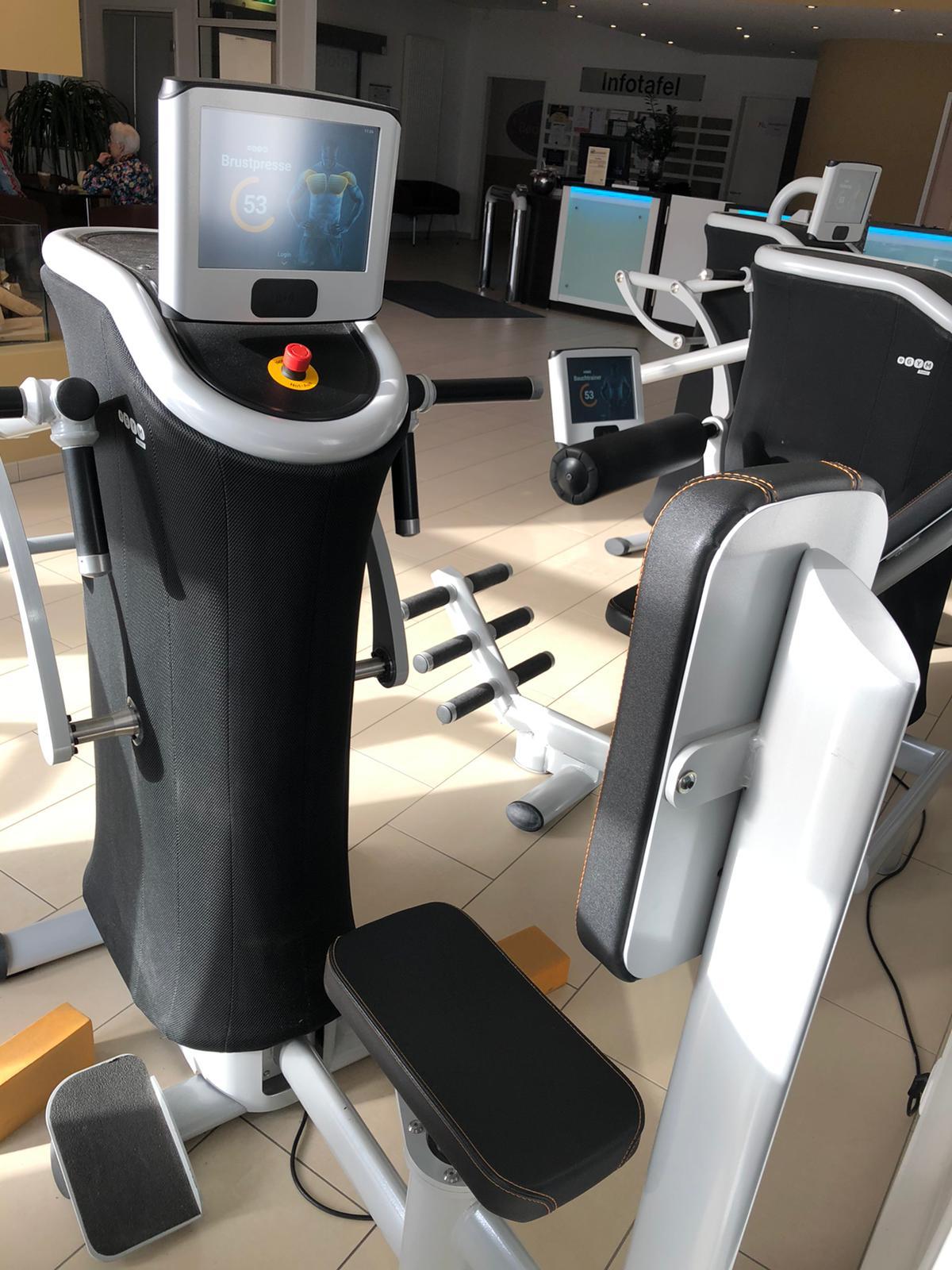 eGym 8-unit strength circuit, 8 strength machines, including PREMIUM software, serviced by eGym, built in 2014, used - top condition