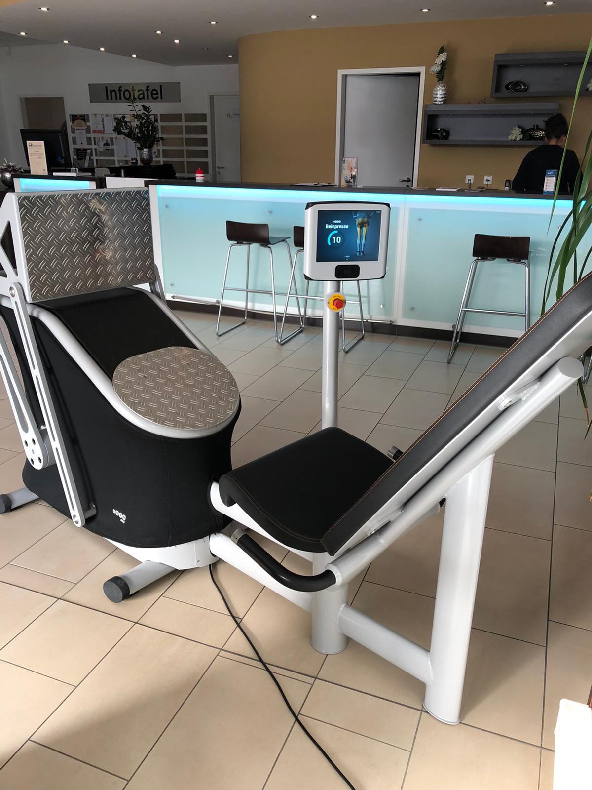 eGym 8-unit strength circuit, 8 strength machines, including PREMIUM software, serviced by eGym, built in 2014, used - top condition