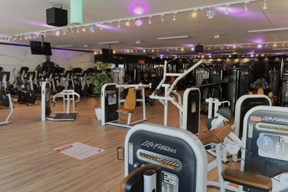 Life Fitness Circuit Serie Gerätezirkel, 10 Kraftgeräte im Set, gebraucht - überholter Zustand