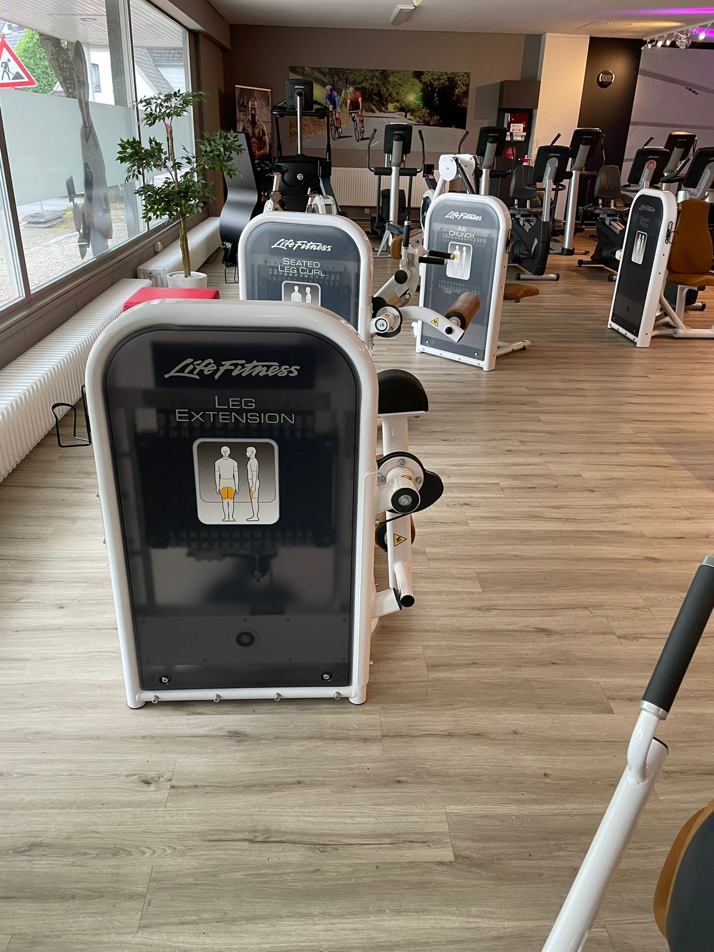 Life Fitness Circuit Serie Gerätezirkel, 10 Kraftgeräte im Set, gebraucht - überholter Zustand