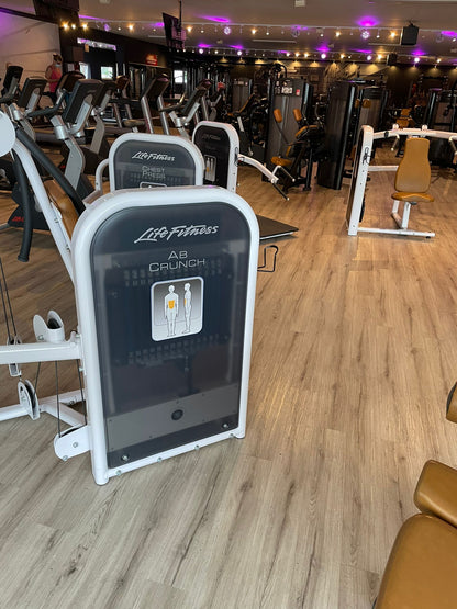 Life Fitness Circuit Serie Gerätezirkel, 10 Kraftgeräte im Set, gebraucht - überholter Zustand
