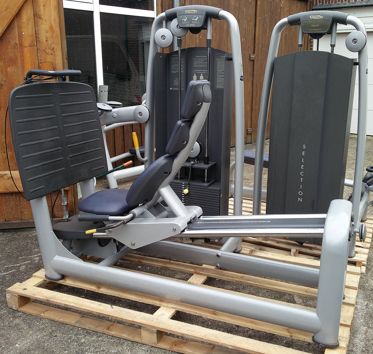 TechnoGym Selection Line strength training set/park with 10 fitness machines, additional equipment on request, used, tested and refurbished