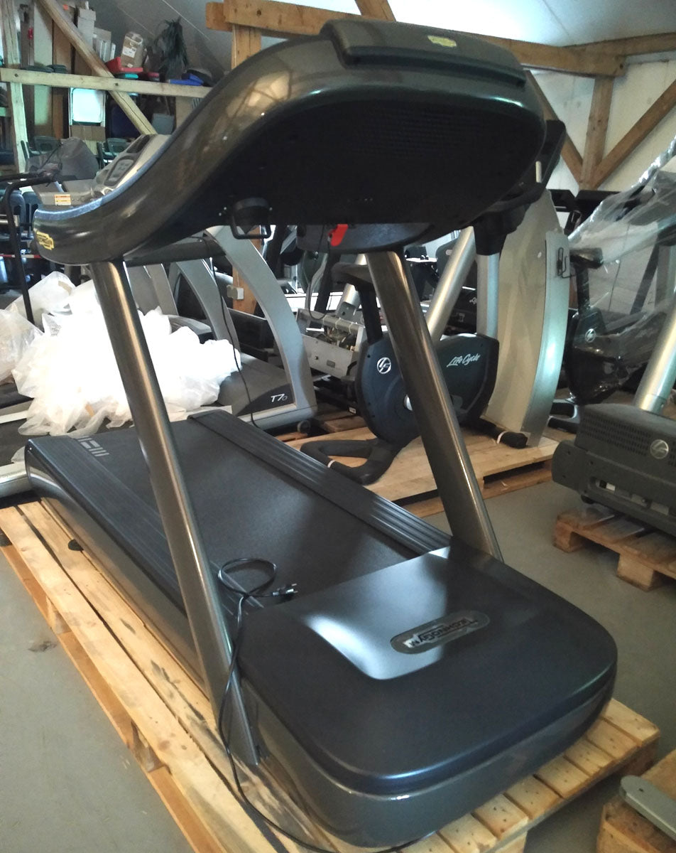 TechnoGym treadmill Excite Line Run Now 700, Unity Display with Internet, YouTube, Netflix, used - refurbished condition