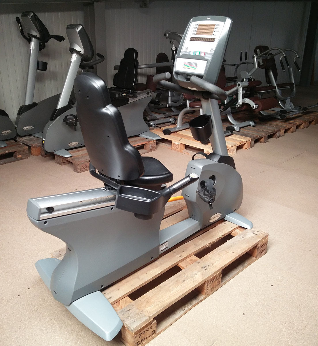 Endurance equipment set 8 pcs from Matrix, young cardio equipment, new models, Ascent Trainer, treadmills, ergometers, recumbent etc., used - refurbished condition