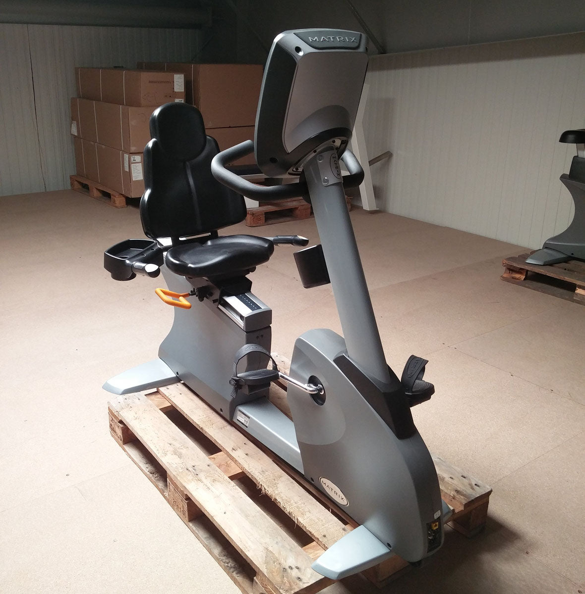 Endurance equipment set 8 pcs from Matrix, young cardio equipment, new models, Ascent Trainer, treadmills, ergometers, recumbent etc., used - refurbished condition