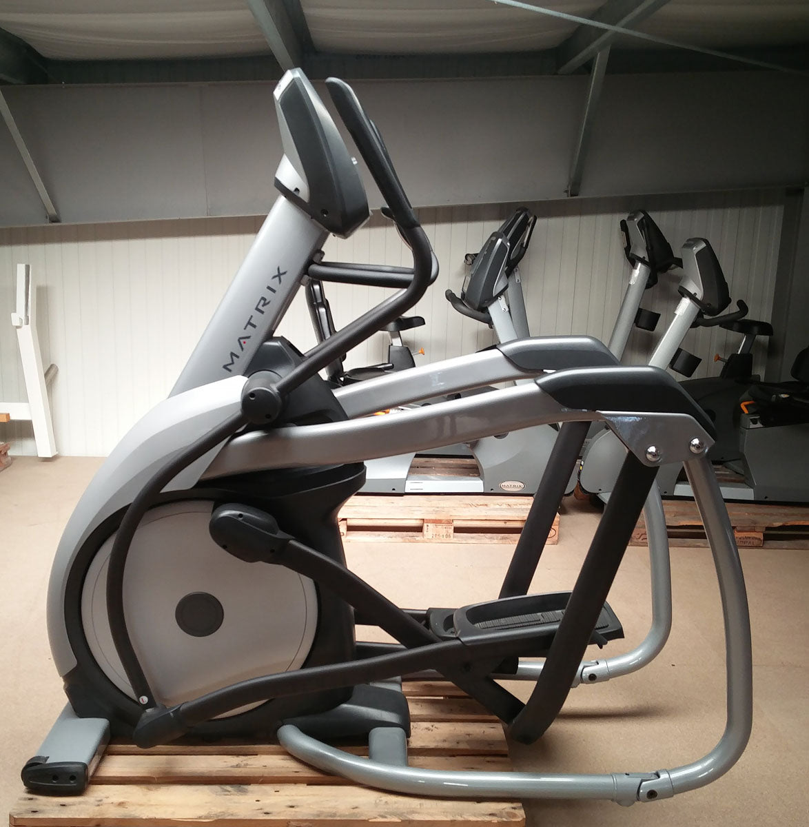 Endurance equipment set 8 pcs from Matrix, young cardio equipment, new models, Ascent Trainer, treadmills, ergometers, recumbent etc., used - refurbished condition