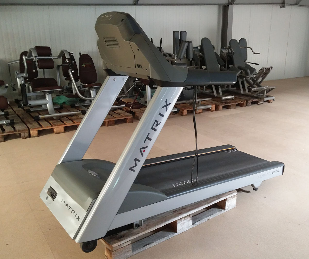 Endurance equipment set 8 pcs from Matrix, young cardio equipment, new models, Ascent Trainer, treadmills, ergometers, recumbent etc., used - refurbished condition