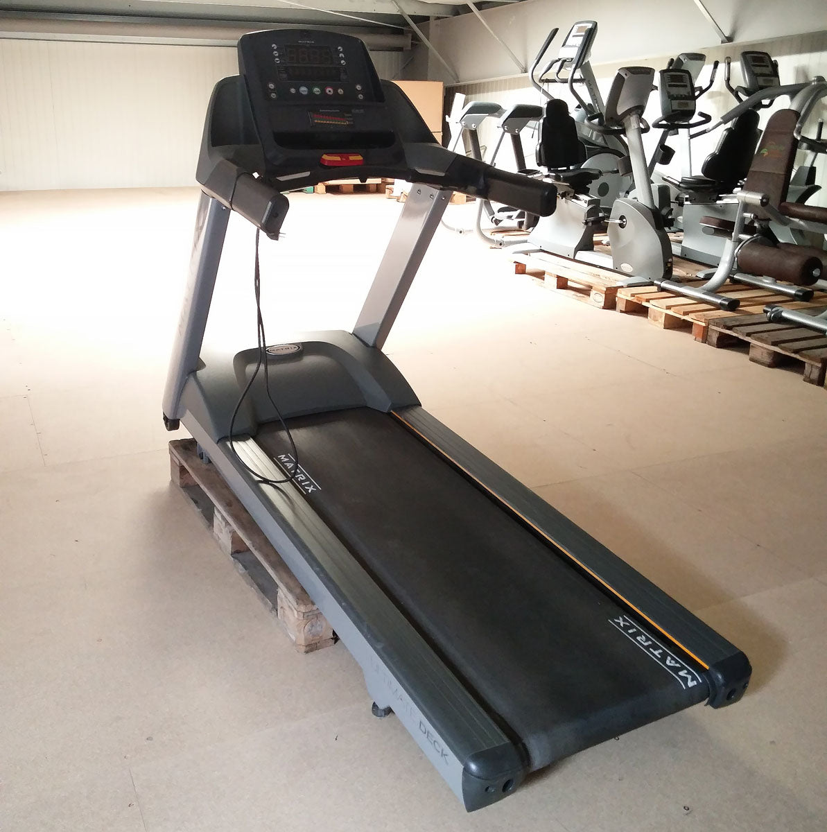 Endurance equipment set 8 pcs from Matrix, young cardio equipment, new models, Ascent Trainer, treadmills, ergometers, recumbent etc., used - refurbished condition