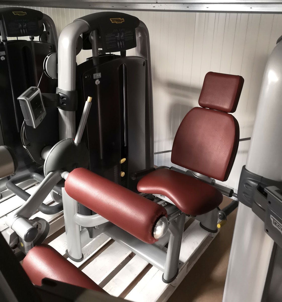TechnoGym Selection Line MED 8 medical strength training equipment set, rehabilitation fitness equipment, used - refurbished condition