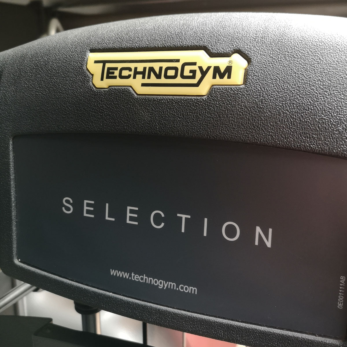 TechnoGym Upper Back, Rowing Row, Lat Isolator, Selection Line - New model with plastic cover, brown upholstery, used - refurbished condition