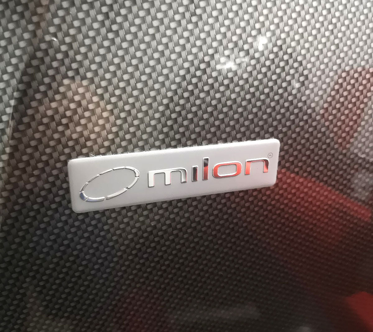 Milon PREMIUM Kraft-Ausdauer Zirkel in Carbon, Baujahr 2013, inkl. TV Ampel, Polster Rot, wenig genutzt, gebraucht und generalüberholt - guter Zustand