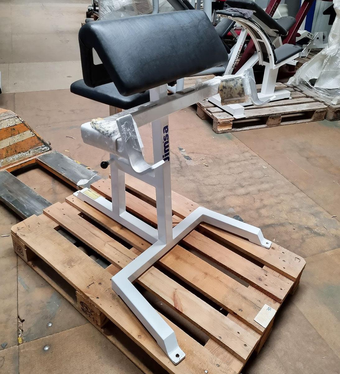 Jimsa Scottcurl Bank, Scott bench, Bizeps Trainingsbank, Rahmen Weiß, Polster Schwarz, Ausstellungsstück - guter Zustand