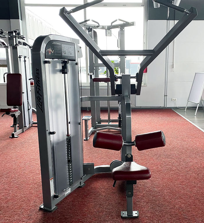 Life Fitness Pro2 and Hammer Strength - 15 strength training machines in a set, silver frame, used - refurbished condition