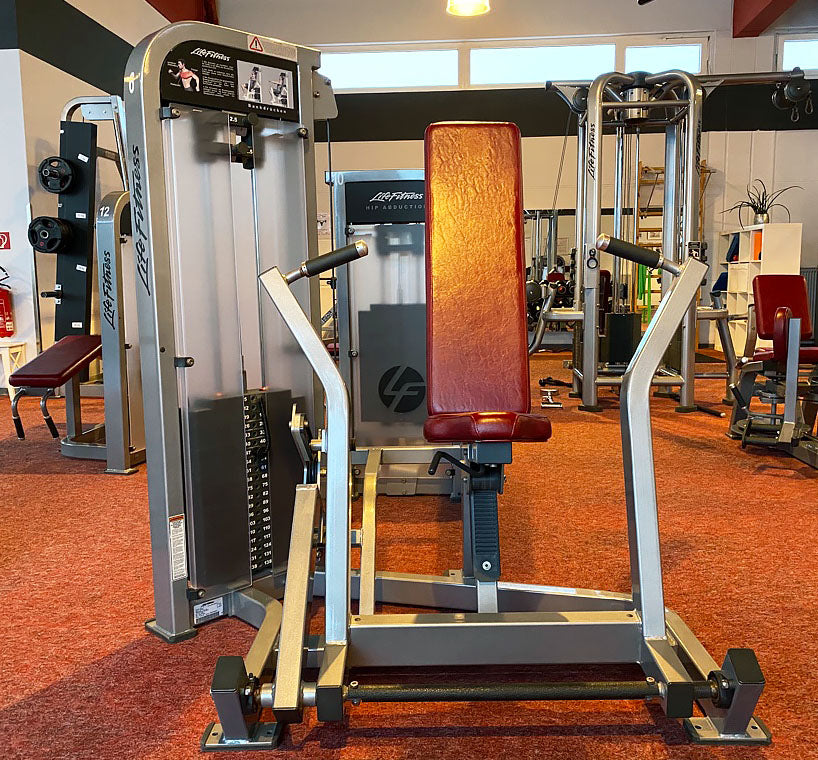 Life Fitness Pro2 and Hammer Strength - 15 strength training machines in a set, silver frame, used - refurbished condition