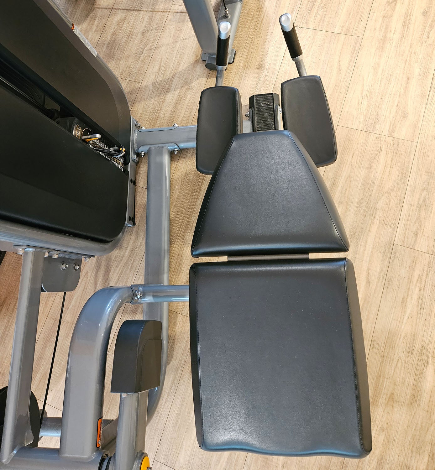 Matrix Ultra Prone Leg Curl G7-S73, recumbent leg curl machine, silver frame, used - refurbished condition