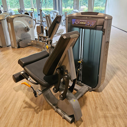 Matrix Ultra Leg Extension G7-S71, seated leg extension, silver frame, used - refurbished condition