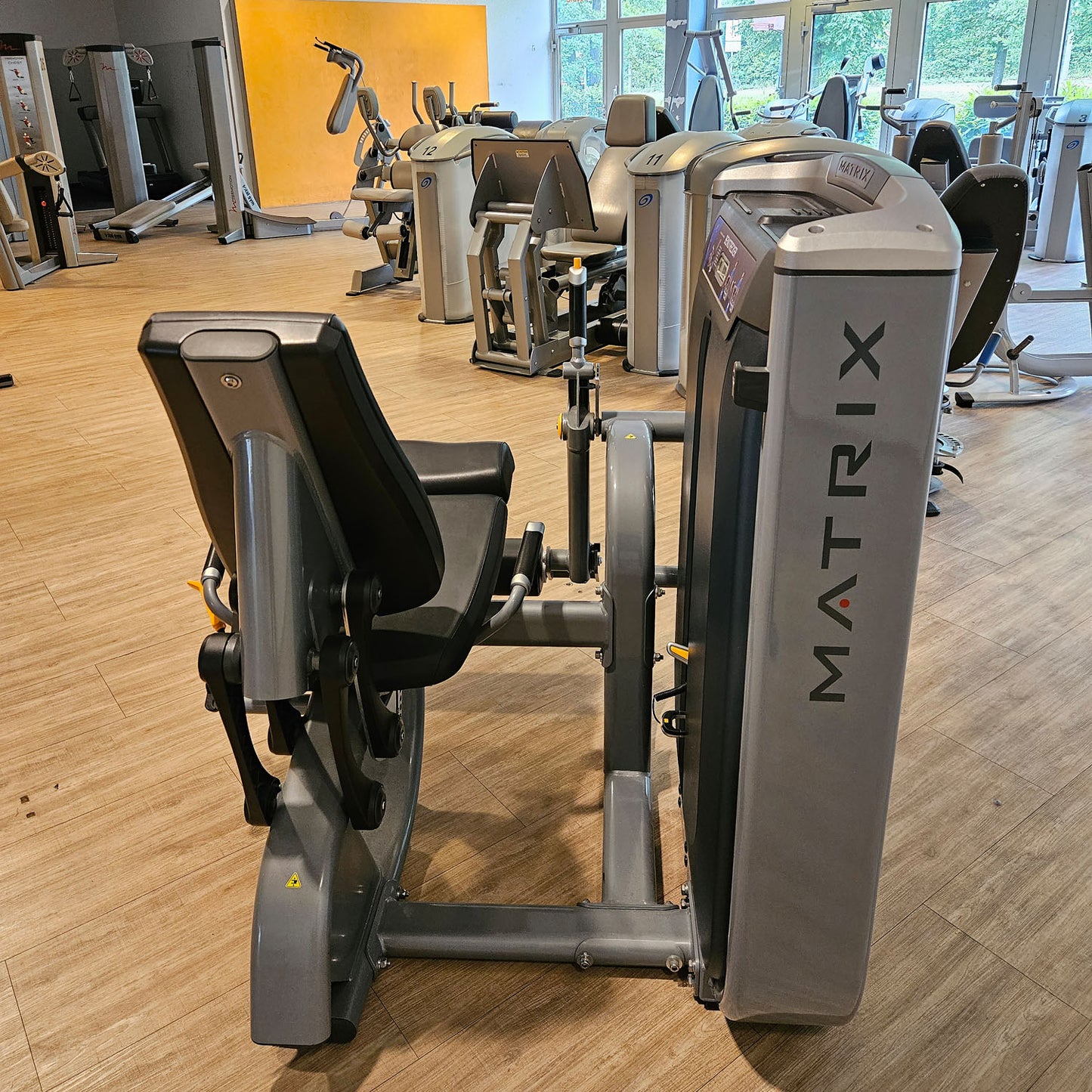 Matrix Ultra Leg Extension G7-S71, seated leg extension, silver frame, used - refurbished condition