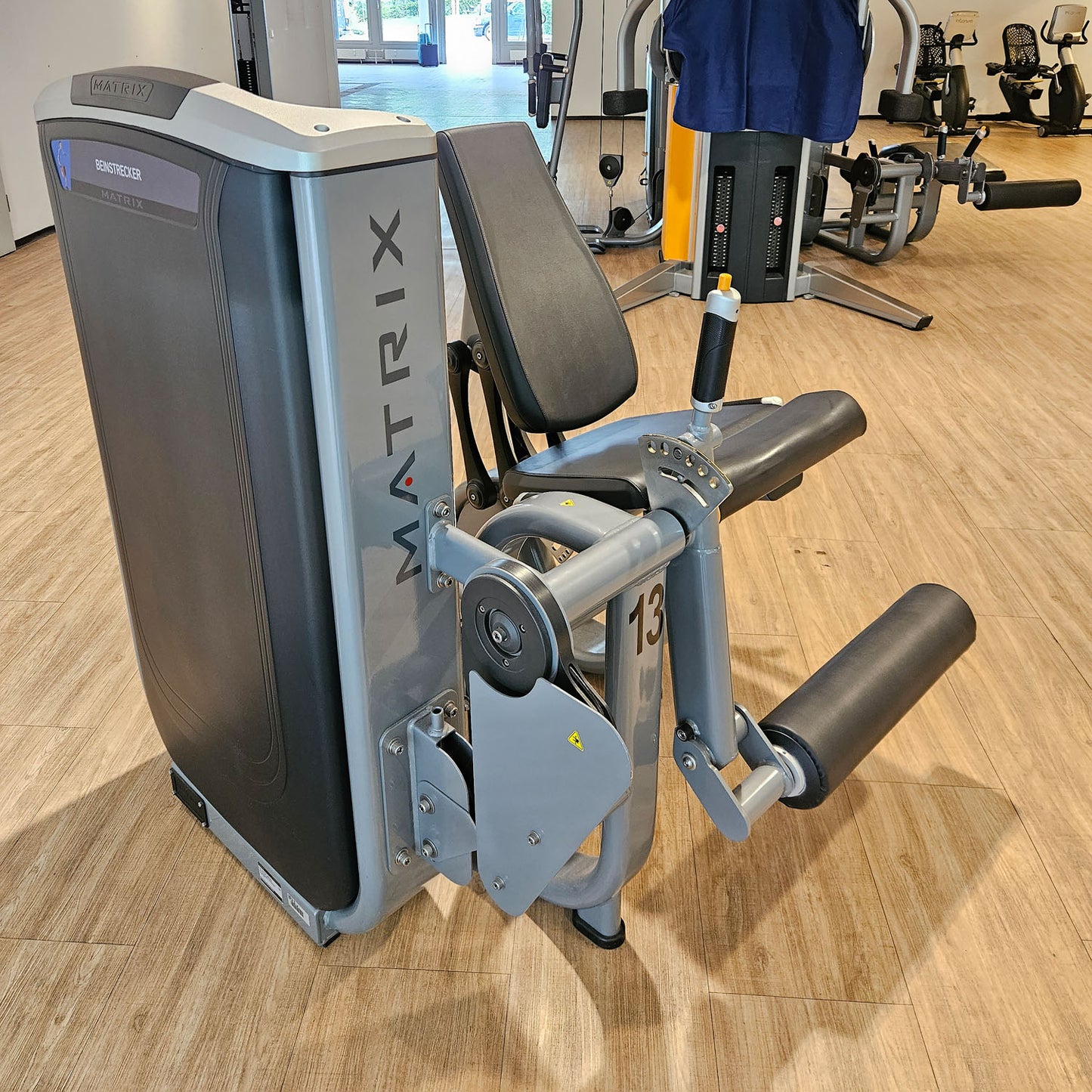 Matrix Ultra Leg Extension G7-S71, seated leg extension, silver frame, used - refurbished condition