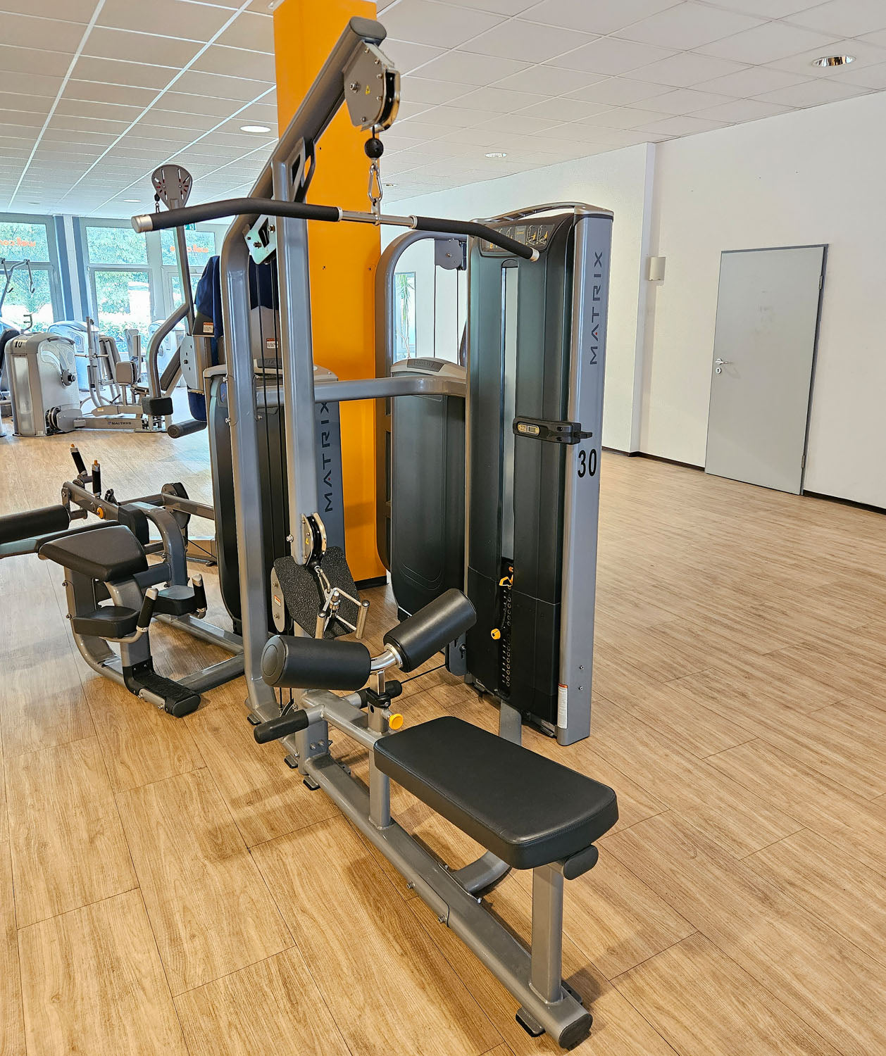 Matrix Versa Dual Lat Pulldown and Rowing Machine VS-S331, Lat Pulldown and Row Machine, 2-in-1 Combination Machine, Silver Frame, Used - Refurbished Condition