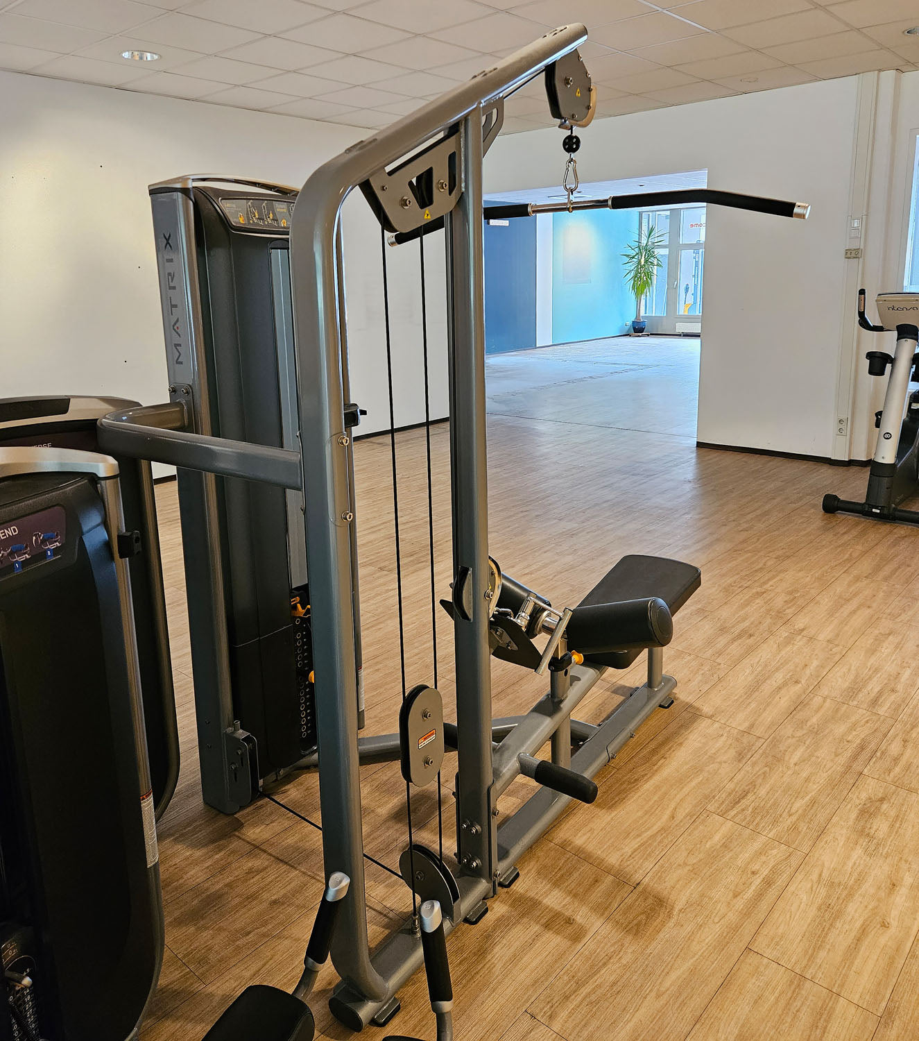 Matrix Versa Dual Lat Pulldown and Rowing Machine VS-S331, Lat Pulldown and Row Machine, 2-in-1 Combination Machine, Silver Frame, Used - Refurbished Condition