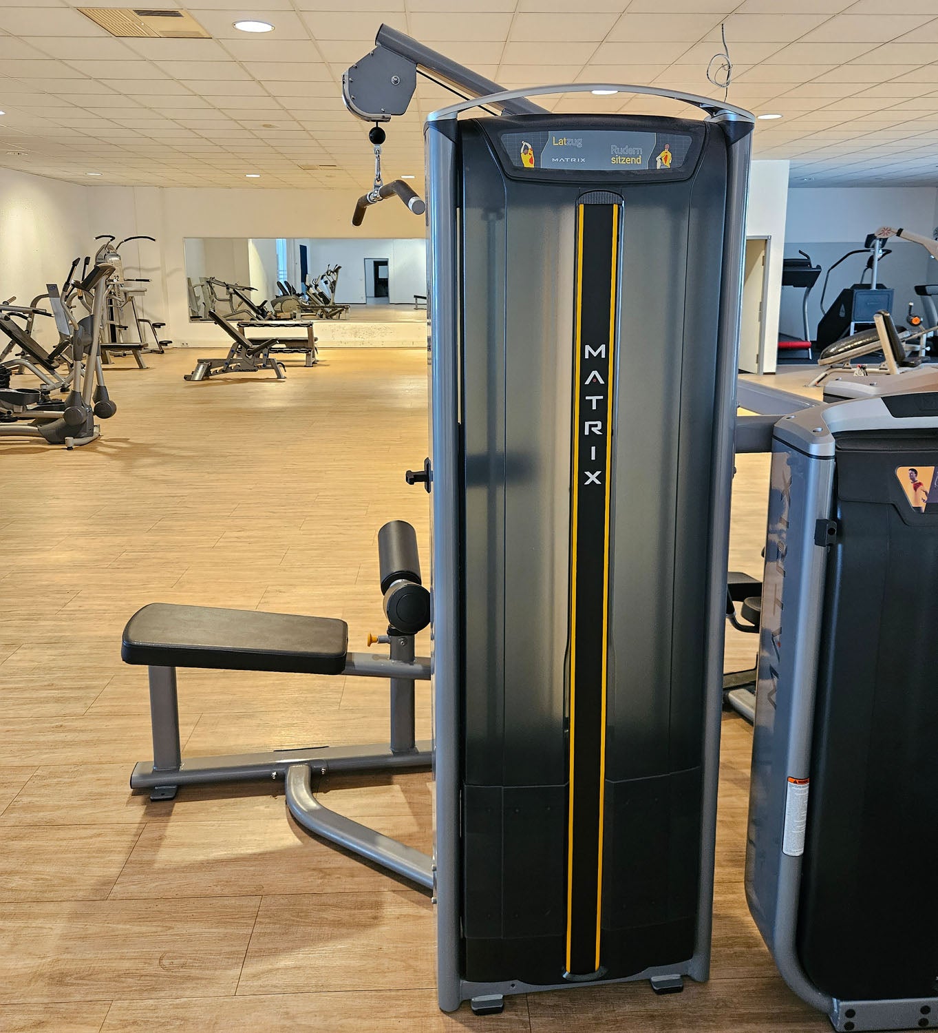 Matrix Versa Dual Lat Pulldown and Rowing Machine VS-S331, Lat Pulldown and Row Machine, 2-in-1 Combination Machine, Silver Frame, Used - Refurbished Condition