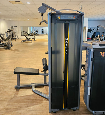 Matrix Versa Dual Lat Pulldown and Rowing Machine VS-S331, Lat Pulldown and Row Machine, 2-in-1 Combination Machine, Silver Frame, Used - Refurbished Condition