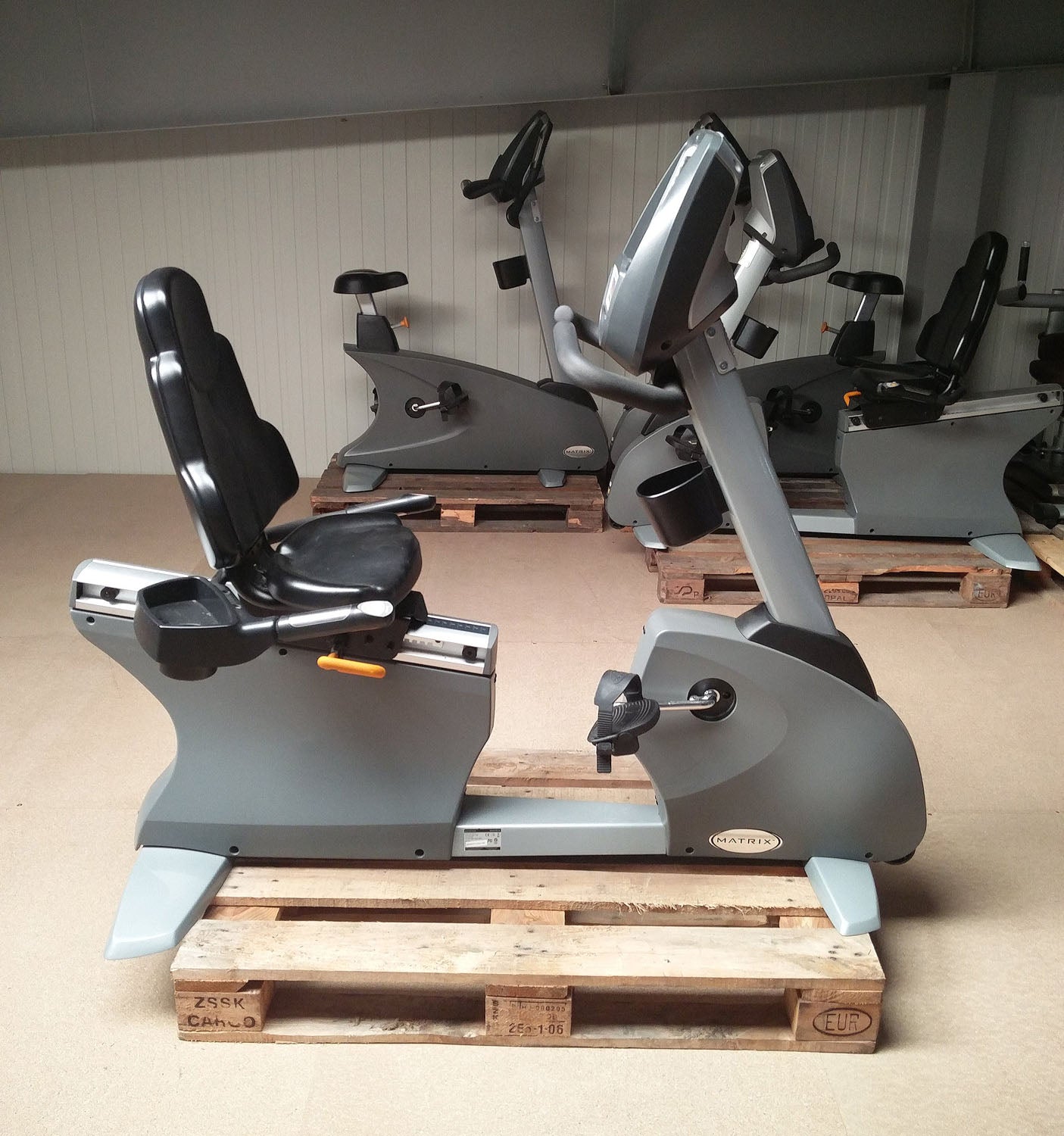 Matrix cardio equipment park, 9 machines, treadmills, cross trainers, ergometers, steppers, etc., new models, T5x - E5x - U5x - R5x, S5x, used, refurbished condition