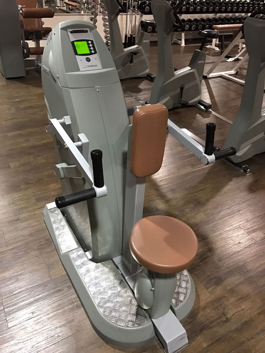 Milon Basic Kraft-Ausdauer Zirkel mit Beinpresse, 12 Fitnessgeräte, mit Software und Wartung, Grau / Braun, gebraucht