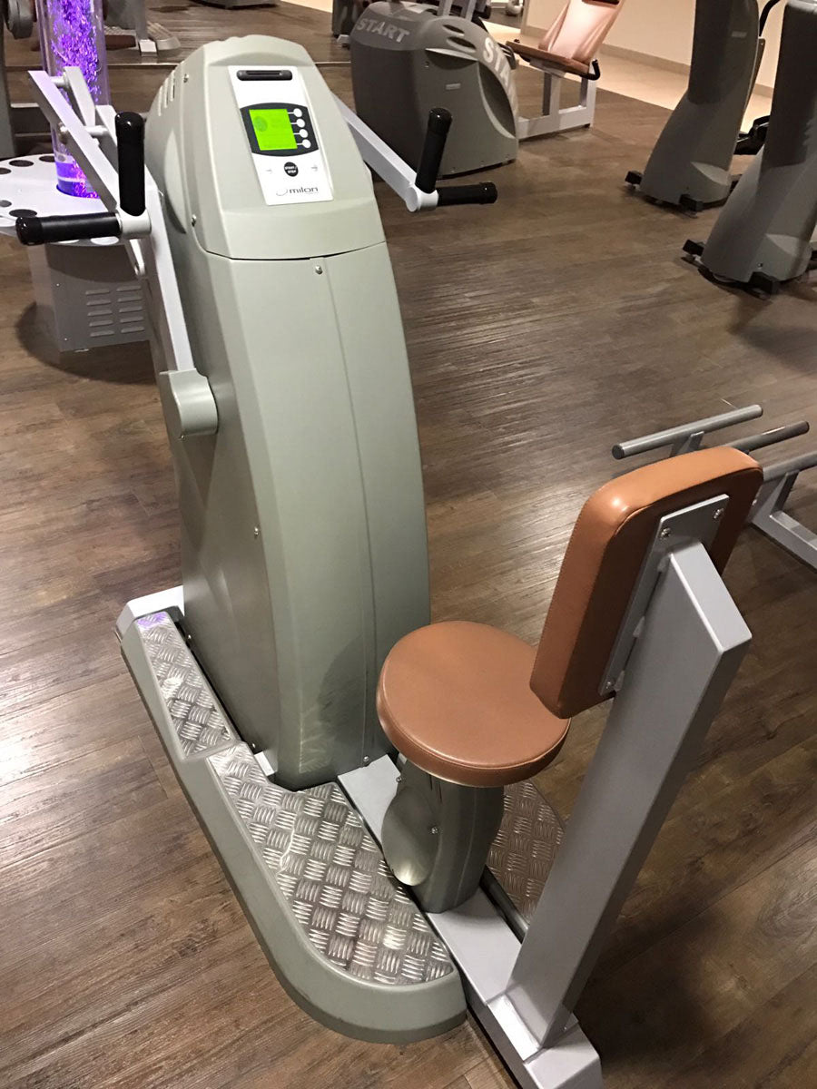 Milon Basic Kraft-Ausdauer Zirkel mit Beinpresse, 12 Fitnessgeräte, mit Software und Wartung, Grau / Braun, gebraucht
