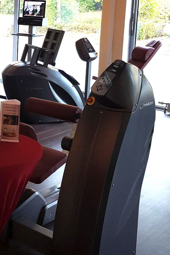 Milon Premium Strength Circuit with Milonizer and Care Software on request, built in 2015 - including leg press, used - very good condition