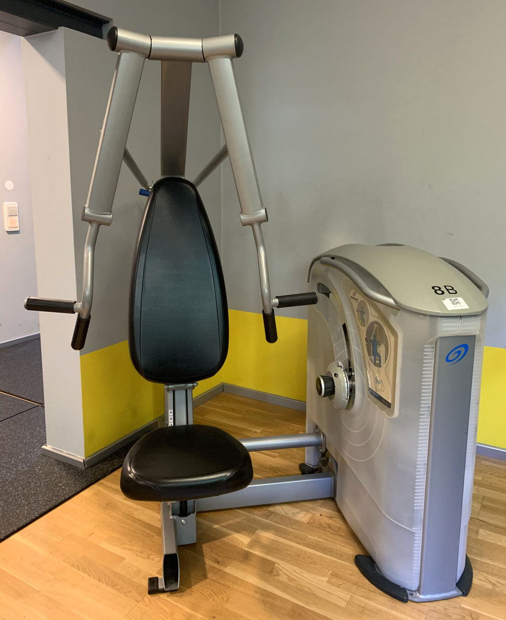 Nautilus One, 11 Kraftgeräte im Set, Nachfolger der legendären Nitro Fitness Serie, Silber, gebraucht - überholter Zustand