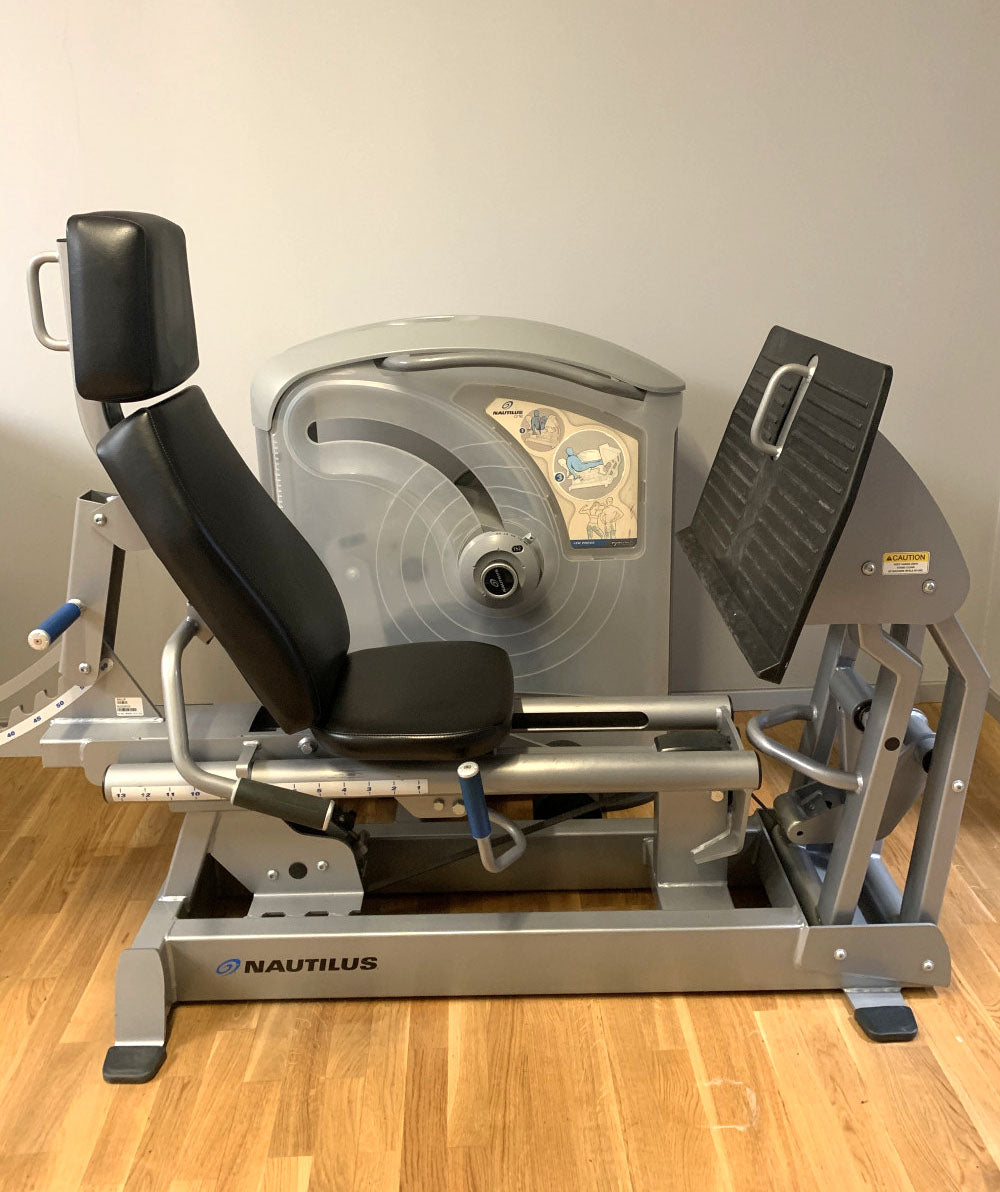 Nautilus One, 11 Kraftgeräte im Set, Nachfolger der legendären Nitro Fitness Serie, Silber, gebraucht - überholter Zustand