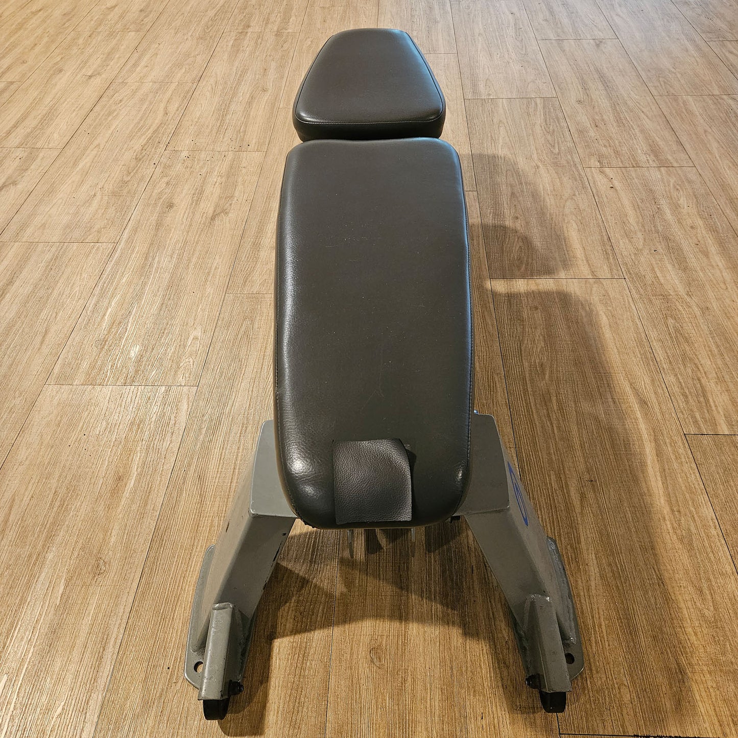 Nautilus Nitro Universalbank verstellbar, Hantelbank ohne Ablage, Multi-Adjustable Bench, Rahmen Silber, gebraucht - geprüfter Zustand mit Gebrauchsspuren