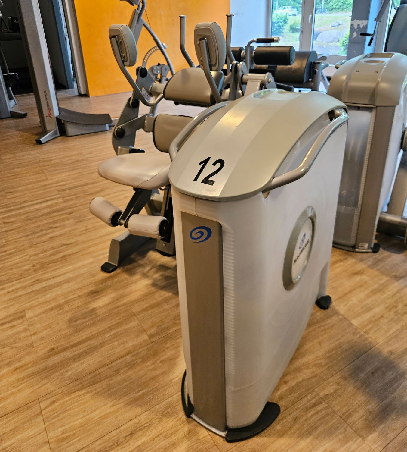 Nautilus ONE Abdominal Crunch, Bauchmaschine Klappmesser Abs, Model S6AB, Rahmenfarbe Silber, gebraucht - überholter Zustand